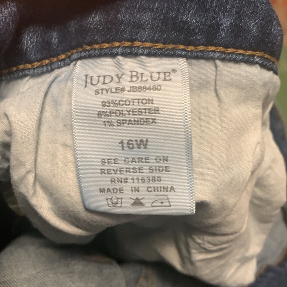 High Waist Destroyed Flare - Judy Blue 88480 - Picture 4 of 5